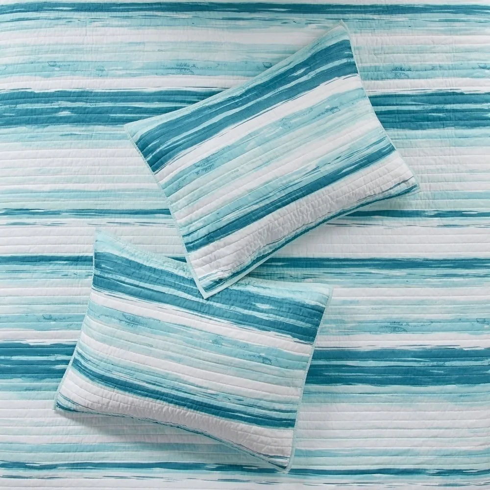 Madison Park Coastal Anchorage 6 Piece Printed Quilt Set with Throw Pillows